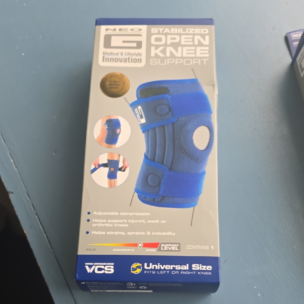 Blue Stabilized Open Knee Support